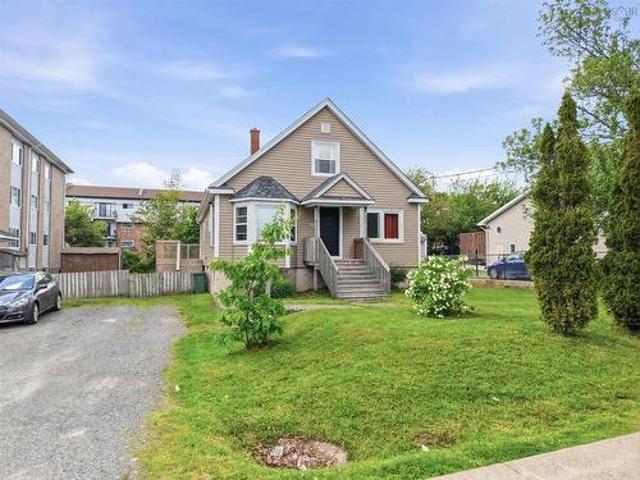 House for sale in Thornhill, Halifax