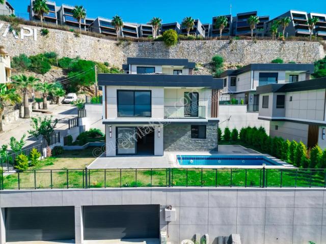 Kuşadasi, Aydin içerisinde satılık Villa