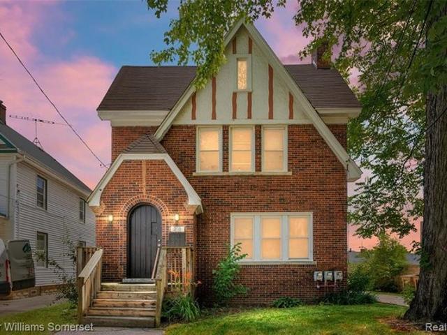 House for sale in Pontiac, Michigan