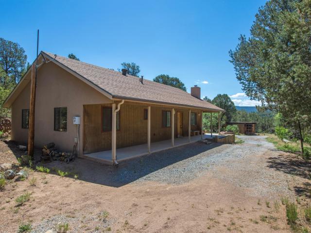 House for sale in Cedar Crest, New Mexico