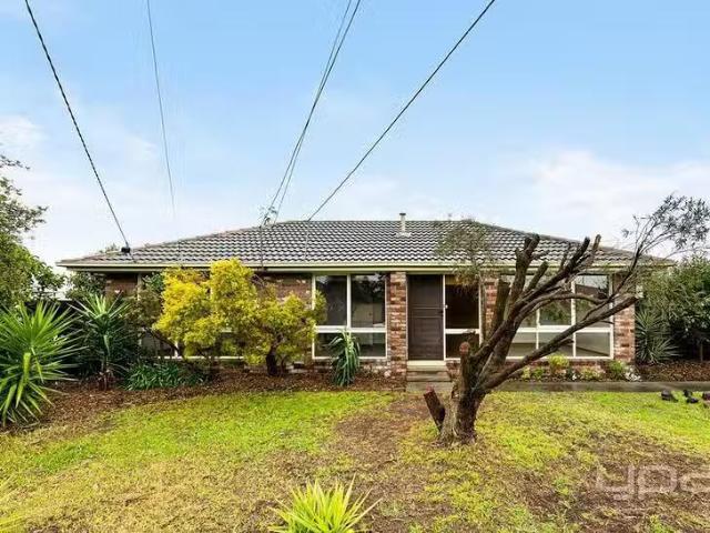 House for rent in Gladstone Park, Victoria