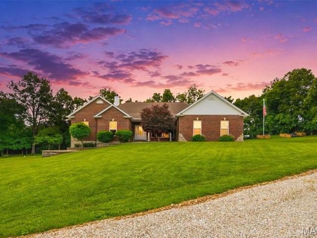 House for sale in Hawk Point, Missouri