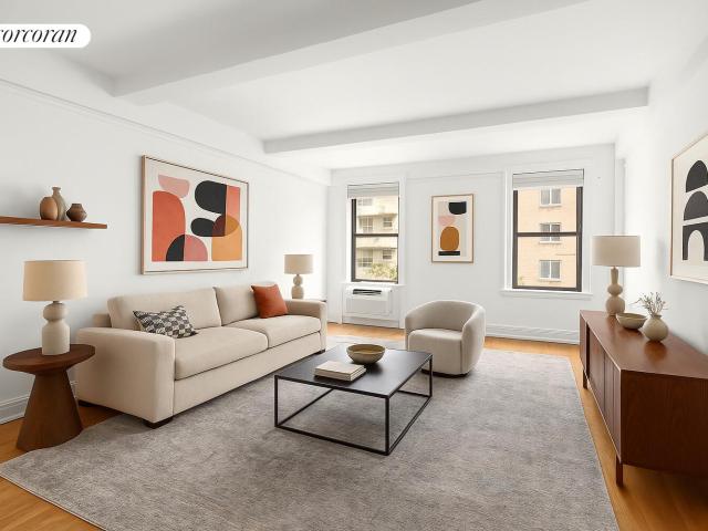 Condo for sale in Manhattan Community Board 7, New York