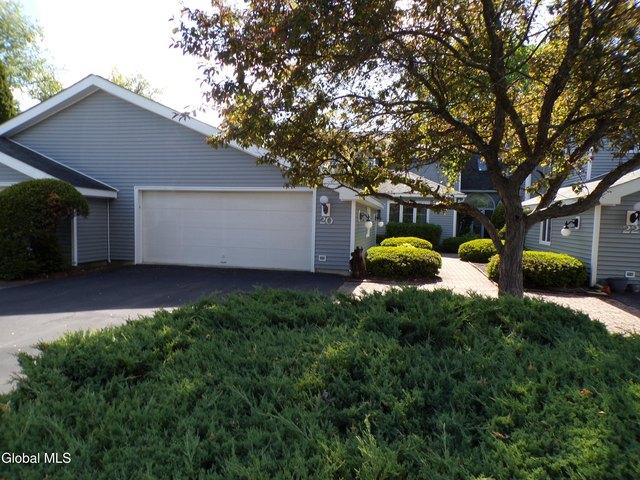 Townhouse for sale in Cleverdale, New York