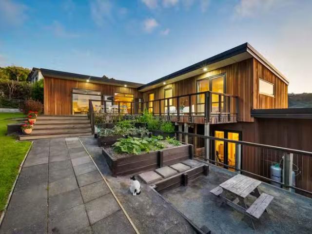House for sale in Chaslands, Canterbury