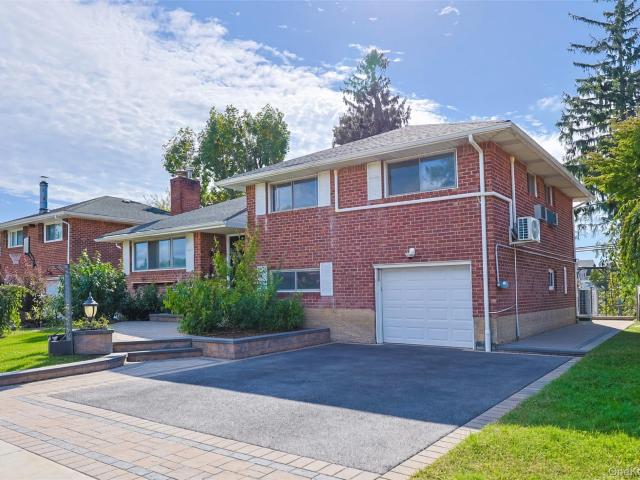 House for sale in Locust Grove, Syosset
