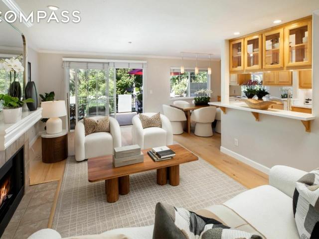 Condo for sale in Menlo Park