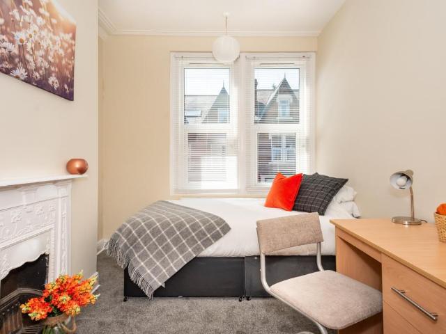 House for rent in Beckett Park, Headingley