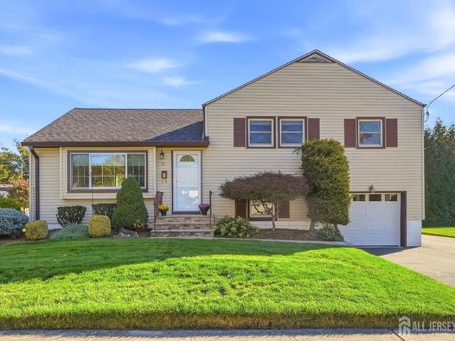 House for sale in Clive Hills, Metuchen