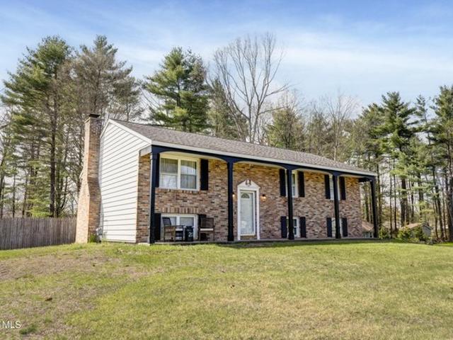 House for sale in Saratoga, New York