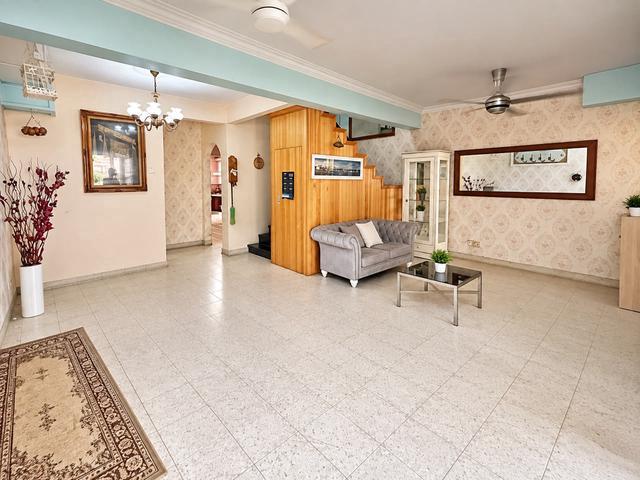 Terraced House for sale in Seri Kembangan, Majlis Bandaraya Subang Jaya