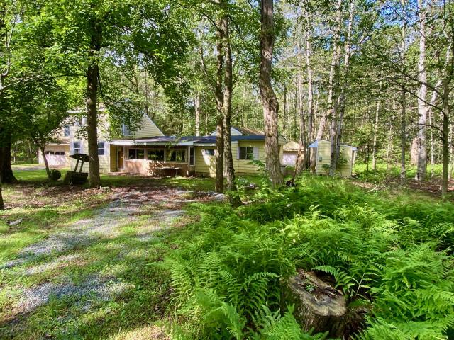 House for sale in Newfoundland, Pennsylvania