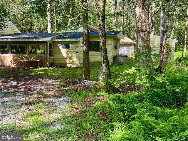 House for sale in Newfoundland, Pennsylvania