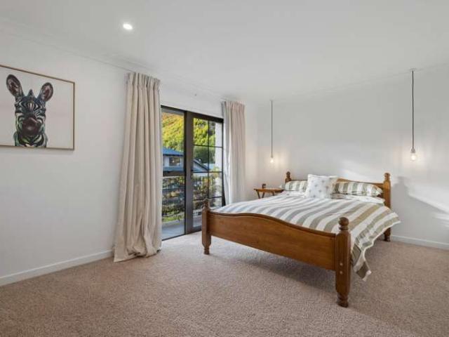 Townhouse for sale in Otakou
