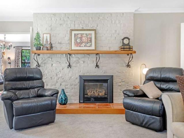 House for sale in Chaslands, Canterbury