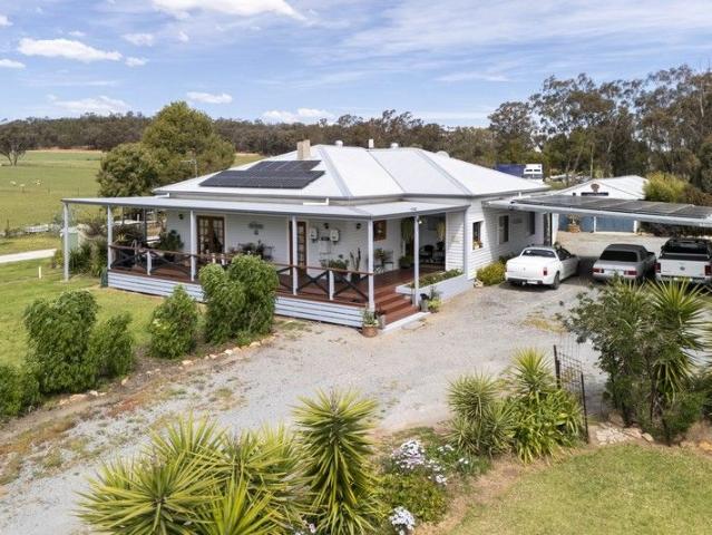 Cottage for sale in Junee Reefs, New South Wales