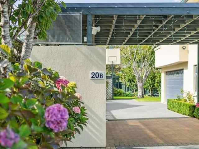 House for sale in Days Bay, Wellington