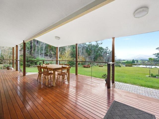 Cottage for sale in Camerons Creek, Victoria