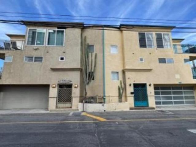 Condo for sale in Canoga Park, California