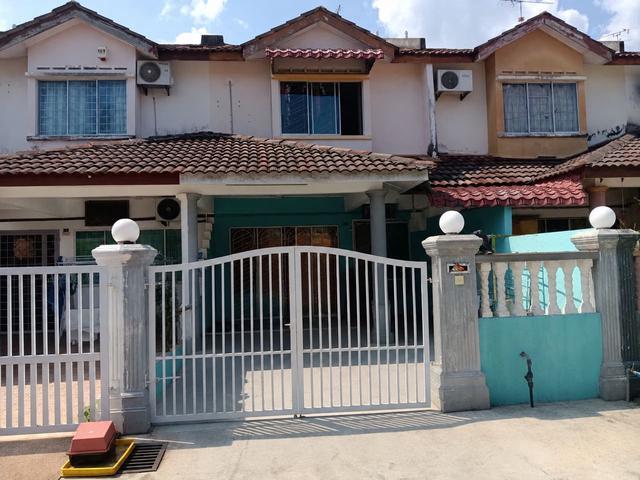 Terraced House for sale in Malaka