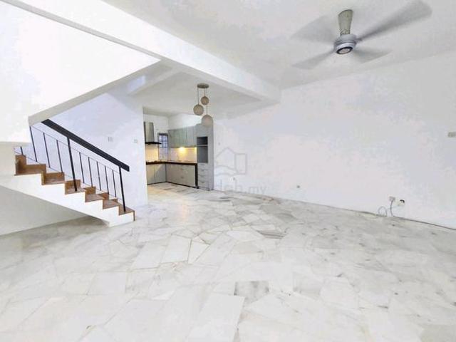 Terraced House for sale in Seri Kembangan, Majlis Bandaraya Subang Jaya