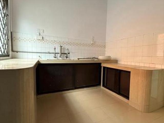 Terraced House for sale in Malaka
