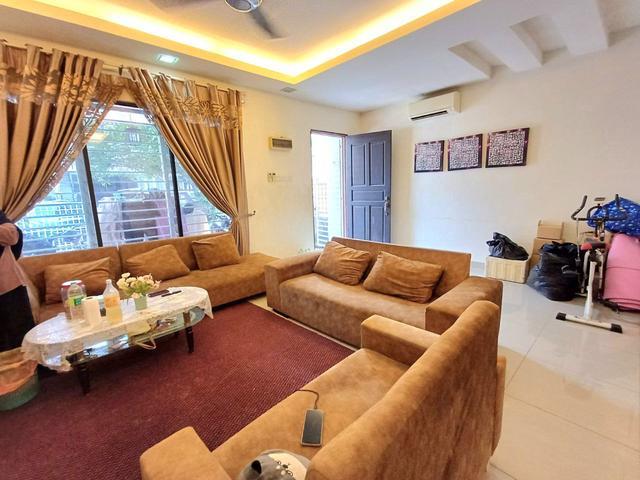 Terraced House for sale in Saujana