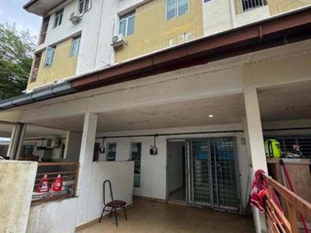 Townhouse for sale in Petaling, Subang Jaya