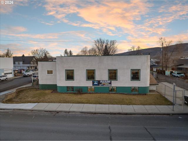 Commercial for sale in Oregonia
