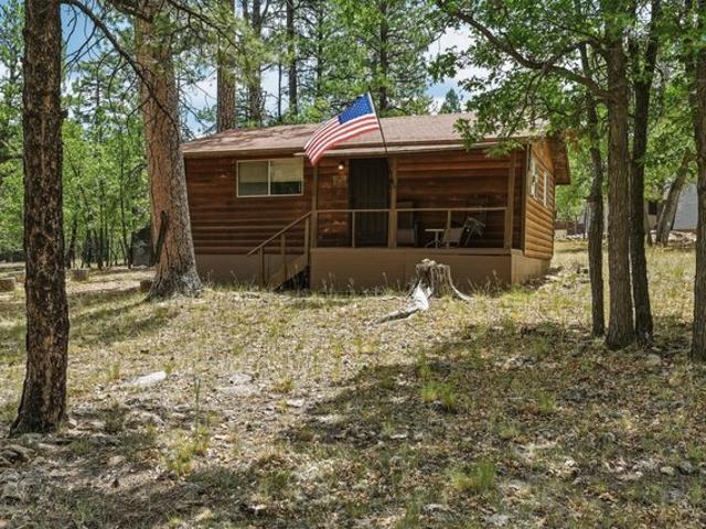 House for sale in Happy Jack, Arizona