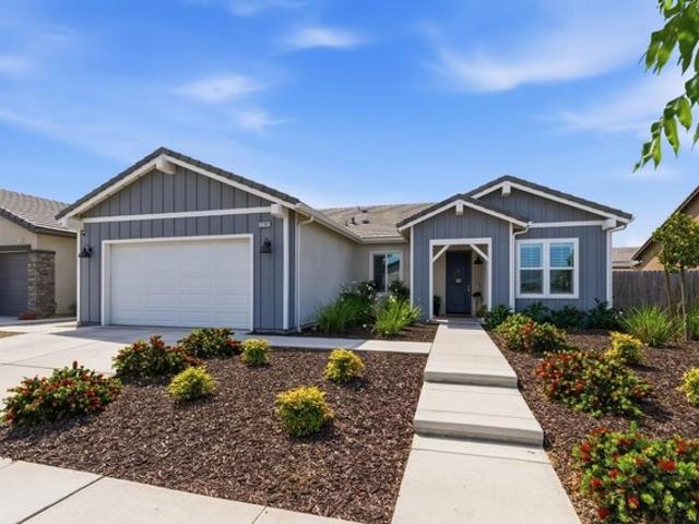 House for sale in Kingsburg, California