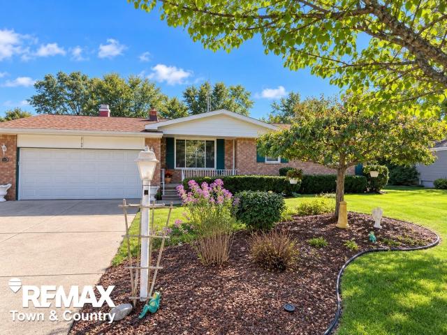 House for sale in Town Line East Estates, Davison