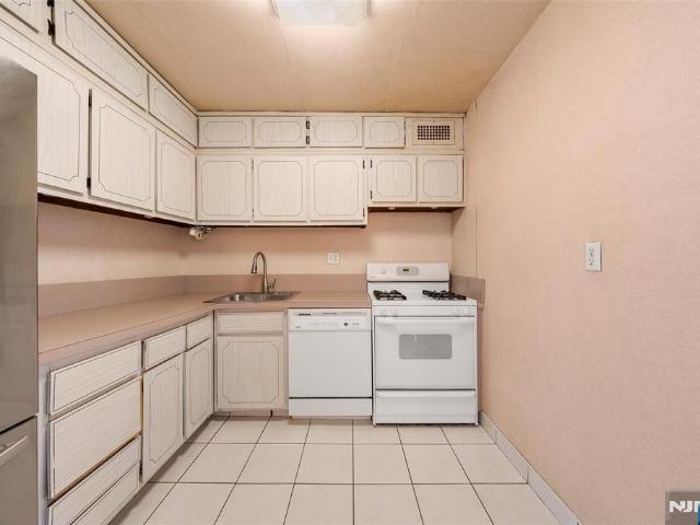 House for sale in Fort Lee, New Jersey