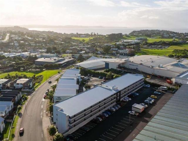 Apartment for sale in Whangaparaoa