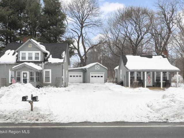 House for sale in Schodack Landing, New York