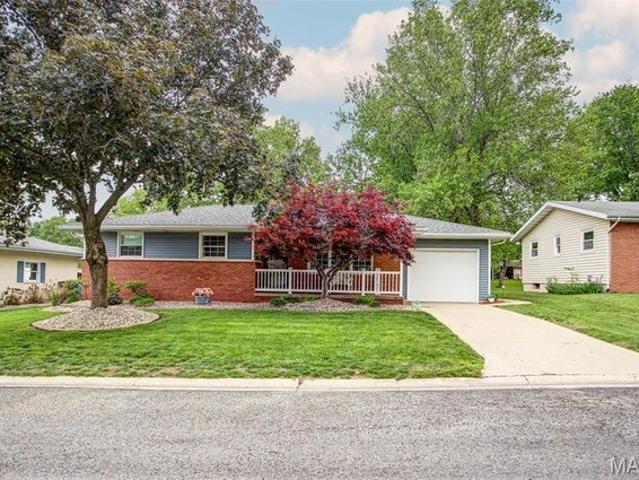 House for sale in Highland, Illinois