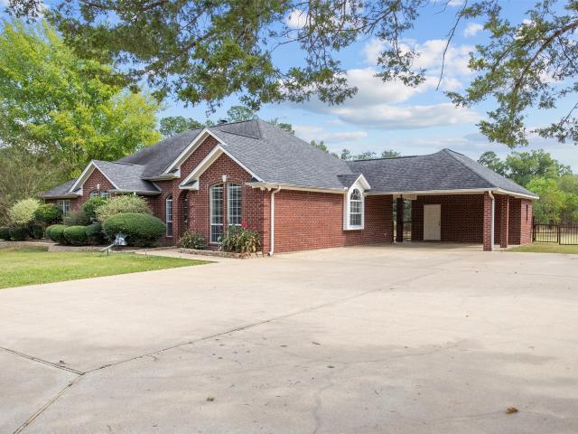 House for sale in Crockett, Texas
