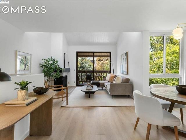 Condo for sale in Alameda