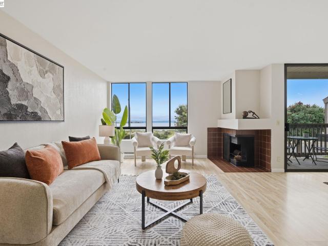 Condo for sale in Alameda, California
