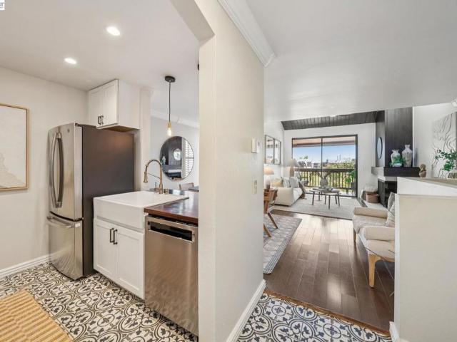 Condo for sale in Alameda, California