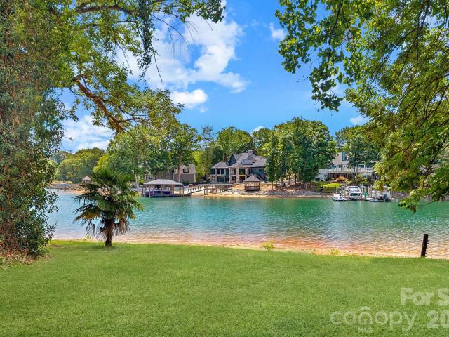 House for sale in Mecklenburg, North Carolina