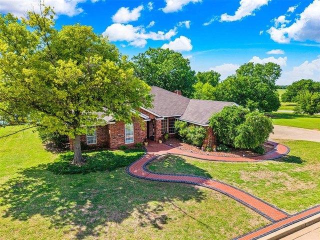 House for sale in Chickasha, Oklahoma