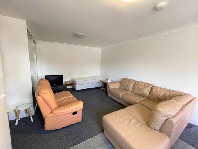 Granny Flat for rent in Bass Hill, Sydney