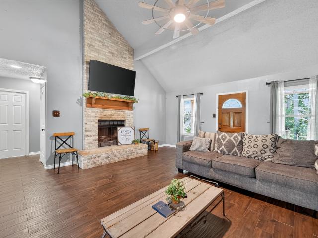 House for sale in Pinehurst, Texas
