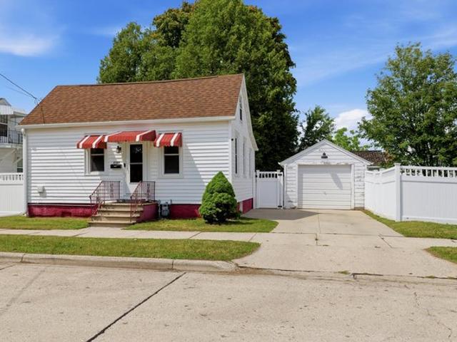 House for sale in Two Rivers, Wisconsin