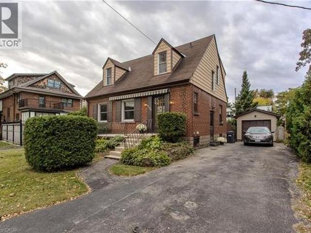 House for sale in Burlington, Golden Horseshoe