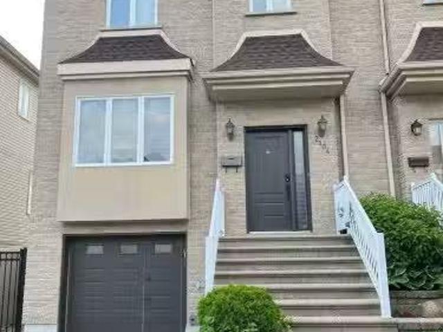 House for rent in Vimont, Quebec