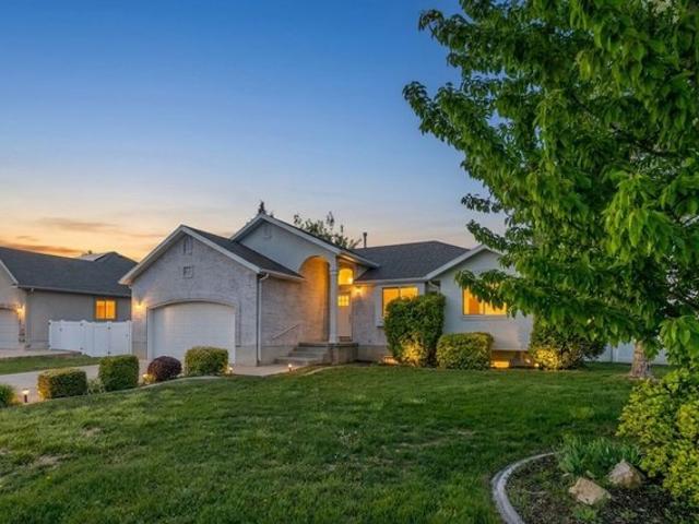 House for sale in Syracuse, Utah