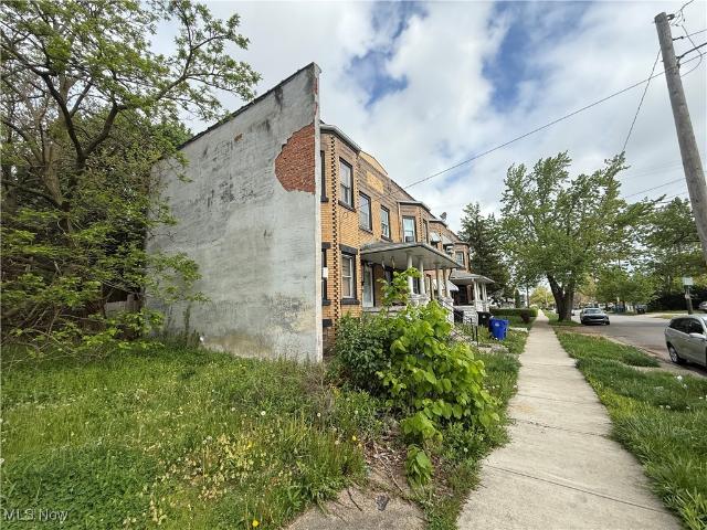 Townhouse for sale in Cleveland