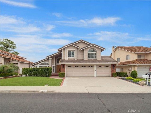 House for sale in Normandale, Lake Forest